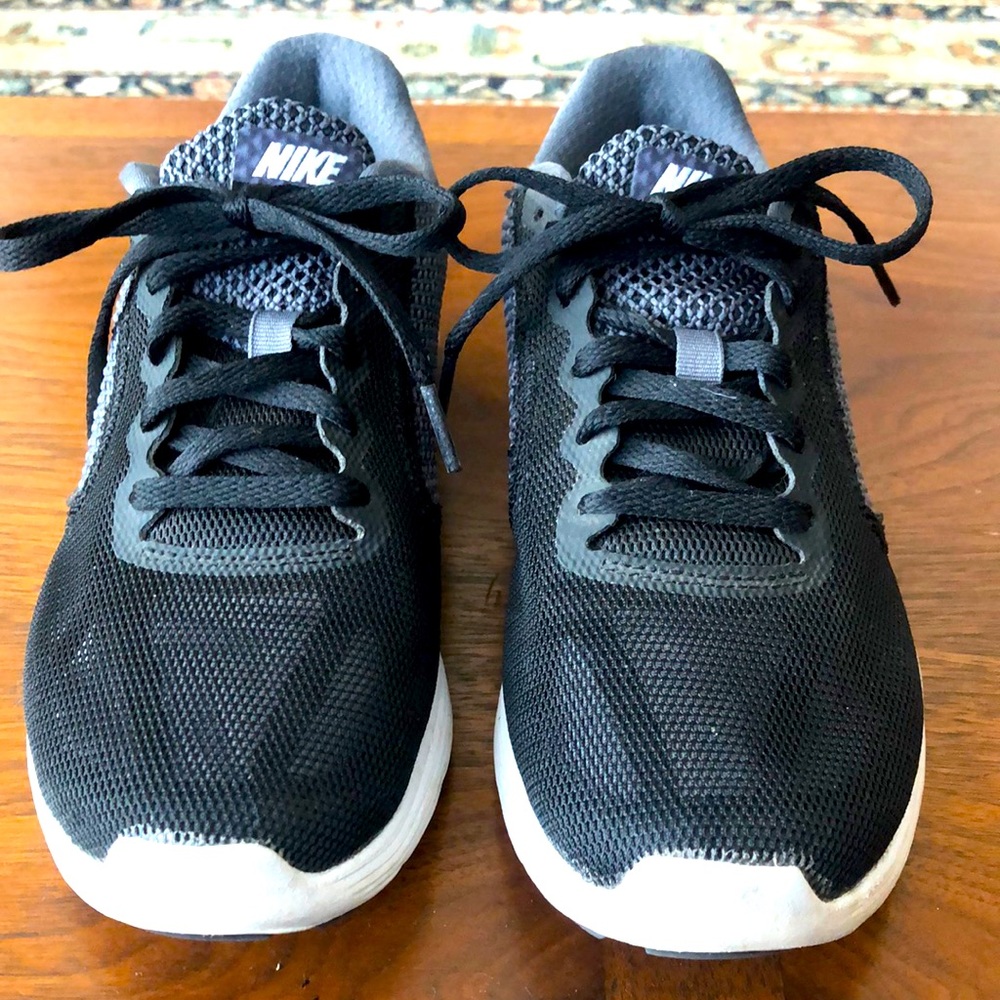 Nike trainers size 6 black